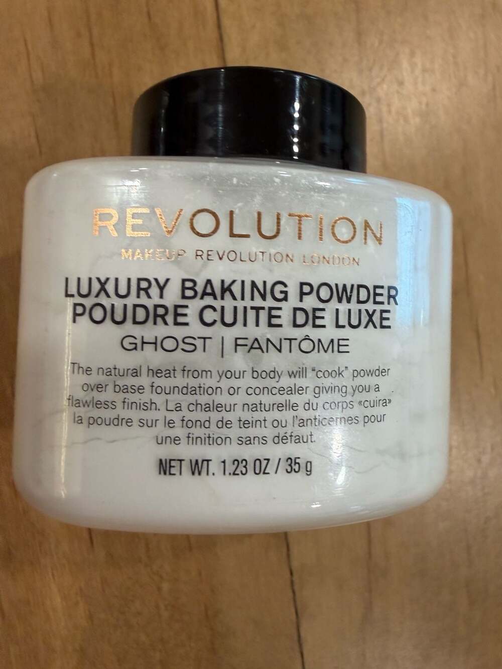 Makeup Revolution London Luxury Baking Powder Ghost
